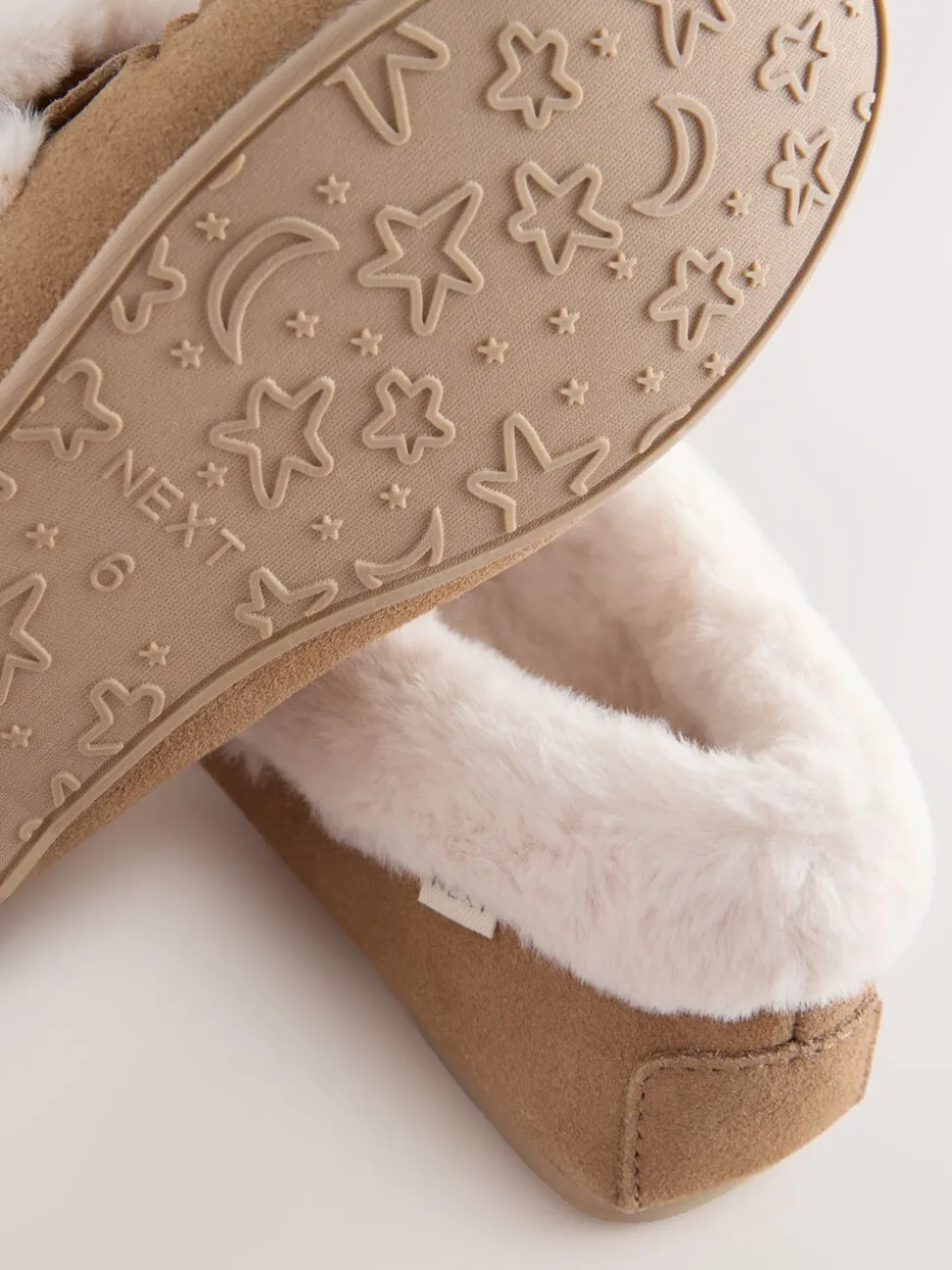 Mokkabruin - Moccasin Suede Slippers