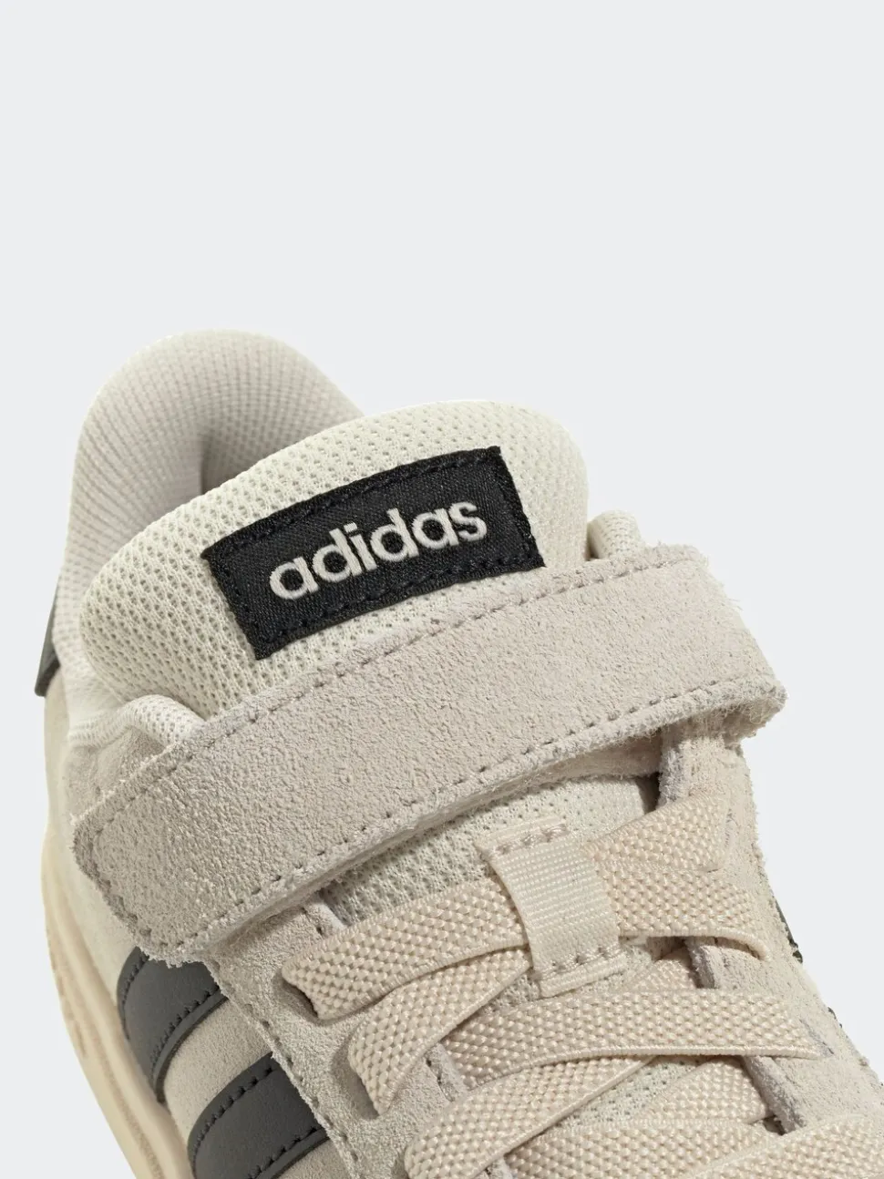 Neutraal - adidas Grand Court 00suède kindersneakers met elastische veters