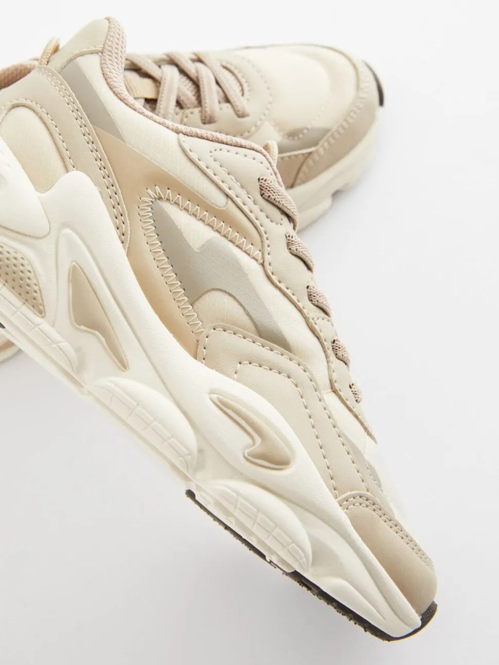 Neutraal - Elastische sportschoenen