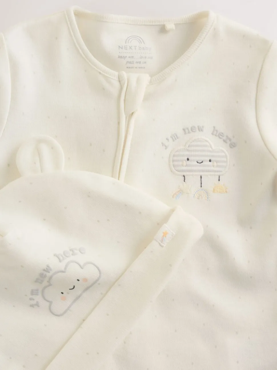 Neutraal - Im New Here Sleepsuit And Hat Set (0-9mths)