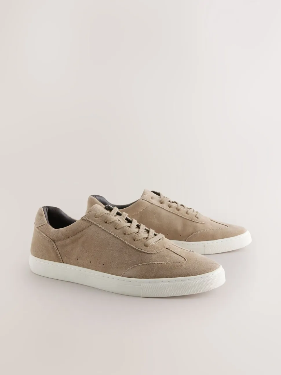Neutraal - Modieuze suède sneakers
