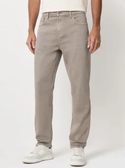 Neutraal - Standaard toelopende pasvorm - Comfortabele stretchjeans