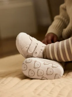 Neutraal met beren - Babysneakers met klittenbandsluiting (0-2mnd)