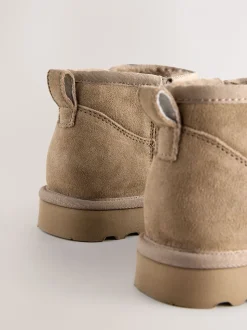 Neutraal taupe suède - Waterafstotende enkellaarzen van imitatiebont