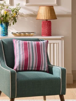 Nina Campbell Primrose Hill geborduurd kussen