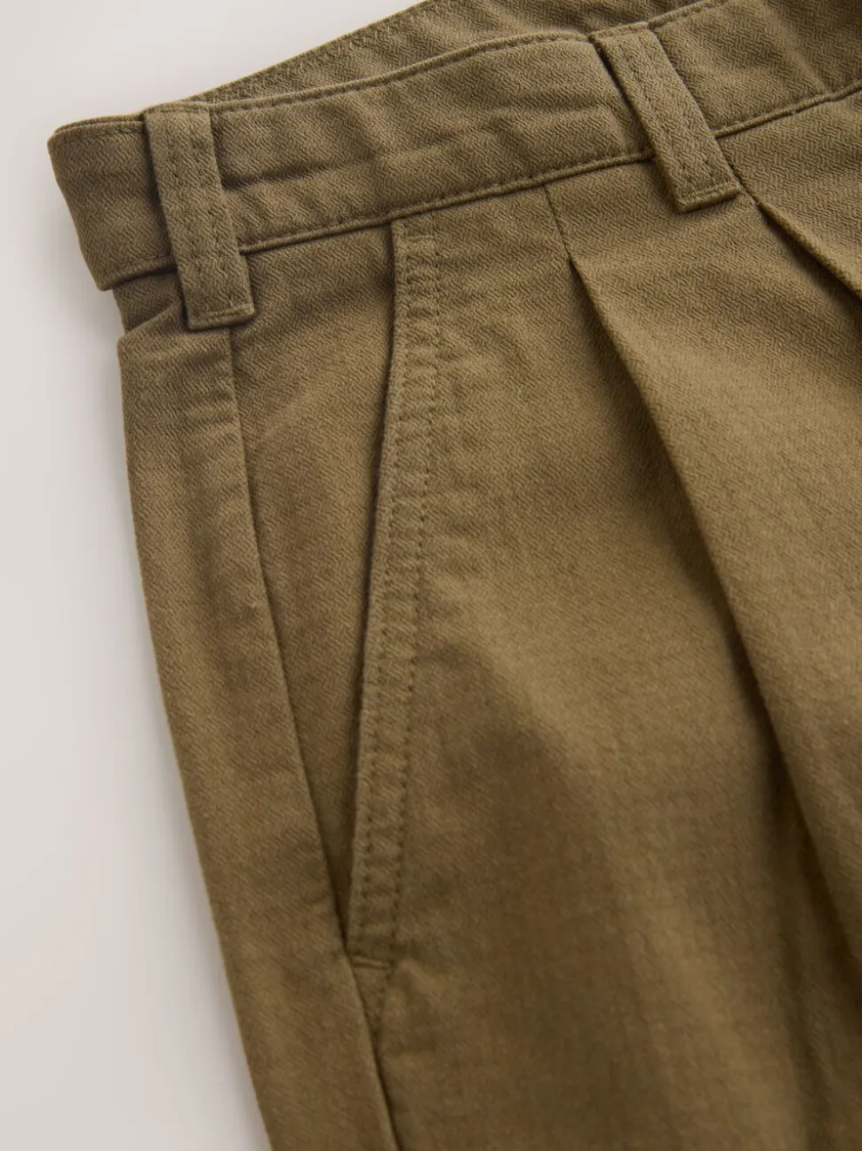 Pastelgeel - Authentic Twin Pleated Textured Trousers
