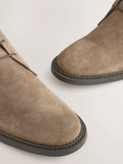 Pastelgeel - Smart Suede Chukka Boots
