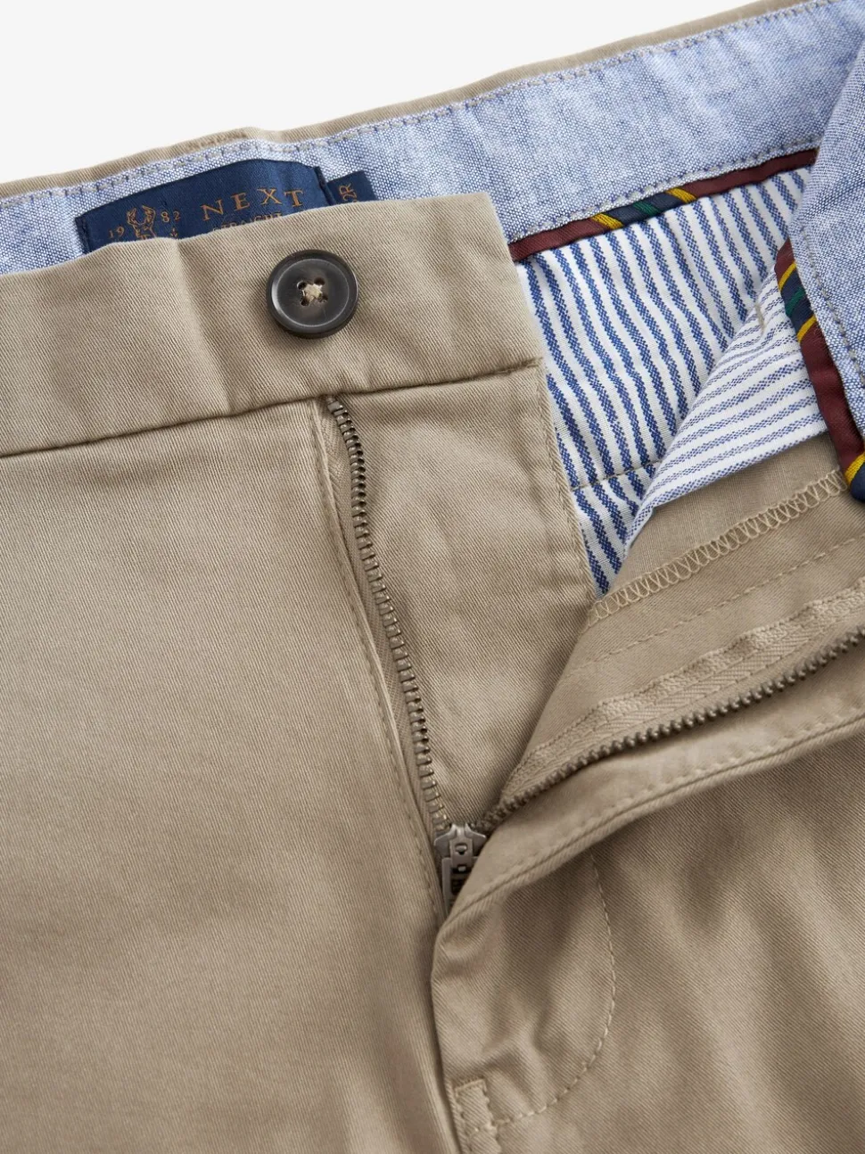 Pastelgeel - Strakke Pasvorm - Chinoshort met stretch
