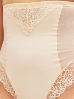 Pastelroze nude - Vormende slip met stevige buikcorrectie