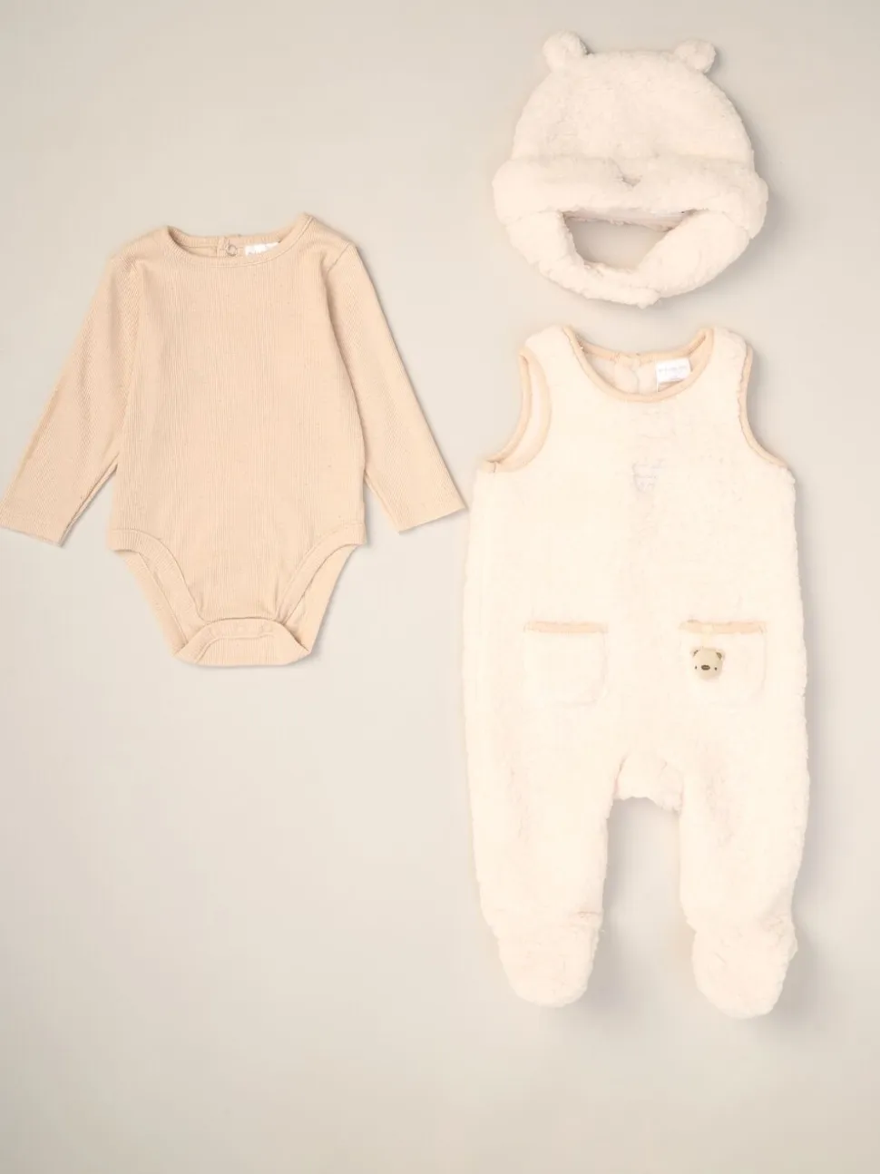 Rock-A-Bye Baby Boutique Baby Borg witte bretelbroeken bodysuit en hoedenset 3 -delig