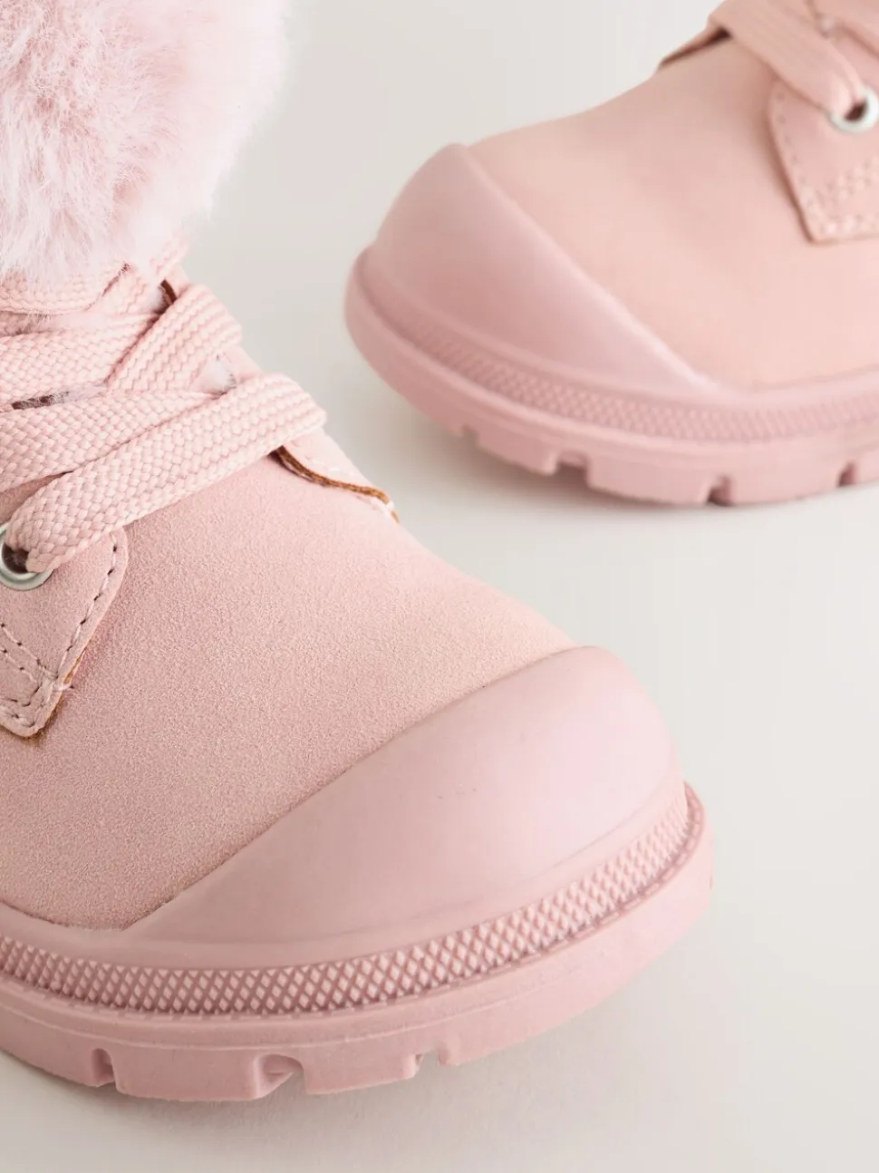Roze - Veterlaarzen met imitatiebontvoering