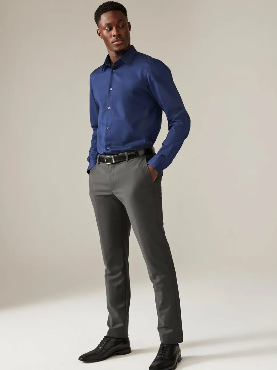 Saffierblauw - Normale Pasvorm - Onderhoudsvriendelijk, getextureerd, slim fit overhemd met enkele manchet