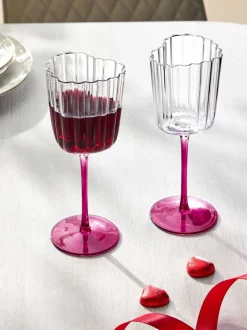 Set of 2 Scalloped Heart Wine Glasses