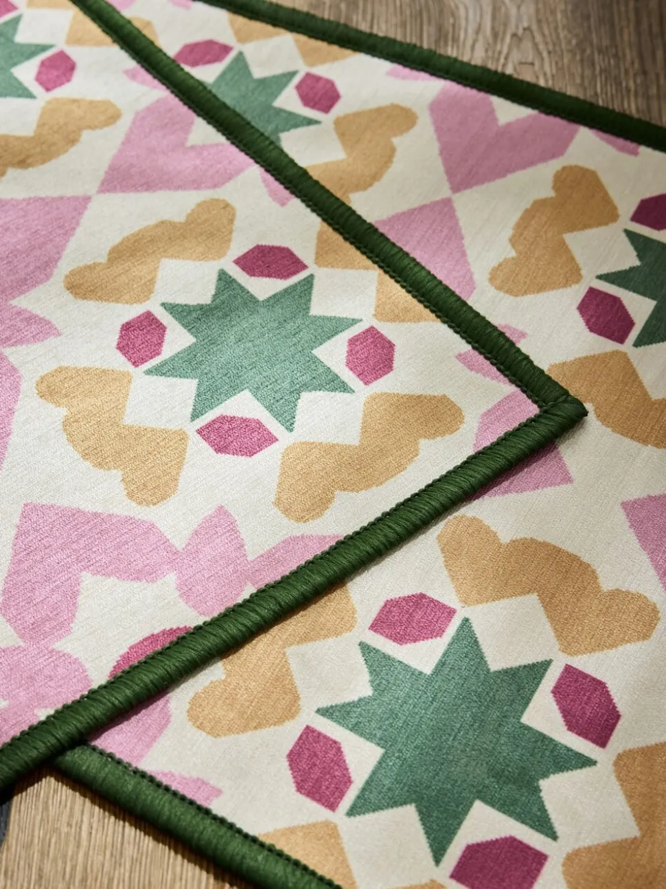 Set van 2 afwasbare deurmatten met geometrische Tile print