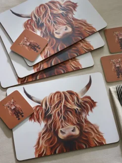 Set van 4 Hamish The Highland Cow placemats en onderzetters met kurken achterkant