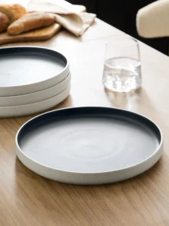 Set van 4 Otis dinerborden