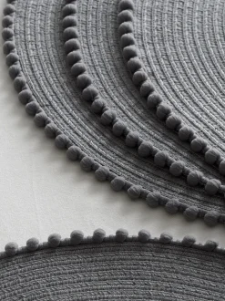 Set van 4 placemats met pompon