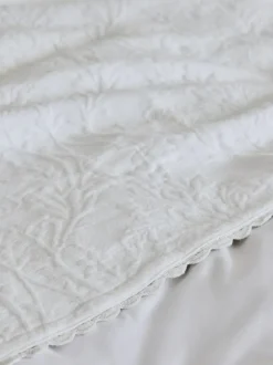 Shabby Chic by Rachel Ashwell® Textuur Bloemen Matelasse Bedloper