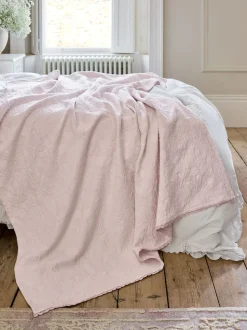 Shabby Chic by Rachel Ashwell® Textuur Bloemen Matelasse Bedloper