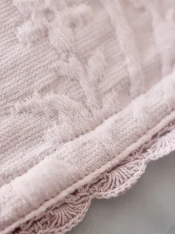 Shabby Chic by Rachel Ashwell® Textuur Bloemen Matelasse Bedloper