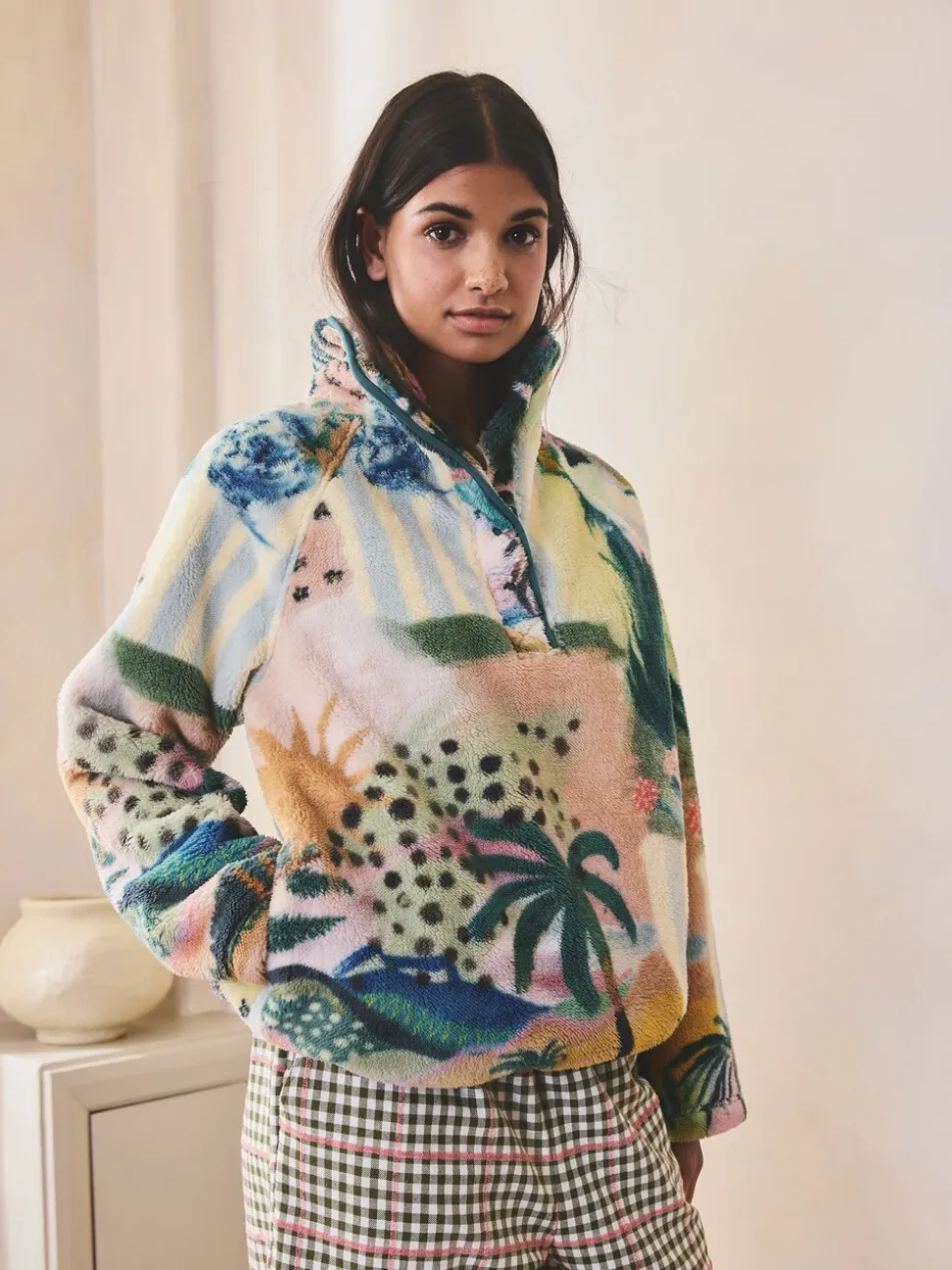 Tropisch oranje tafereel - Borg fleece top met print