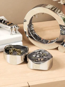 Umbra Wavy Jewelry Organizer