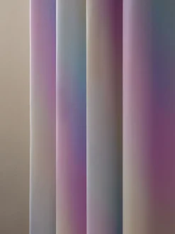 Verduisterende ombre ringgordijnen met regenboogprint