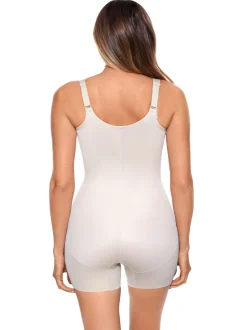 Warm beige - Miraclesuit Shapewear - Extrasterk vormgevende body met directe buikcorrectie
