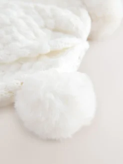 Wit - Gebreide Baby muts met dubbele pompon (0mnd-2jr)