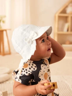 Wit - Legionnaire babymuts (0 mnd-2 jr)