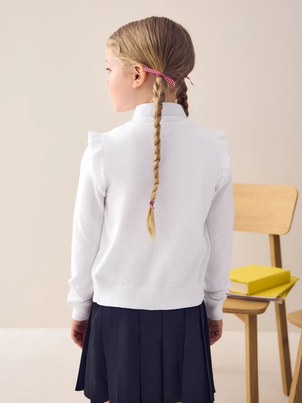 Wit - Schoolvest met hoog katoengehalte en ruches op de schouders (3-16 jr)