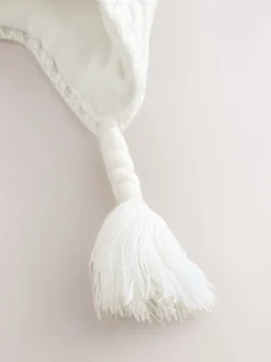 Wit gebreid - Baby Pointelle Pilotenmuts met Dubbele Pompon (0mnd-2jr)