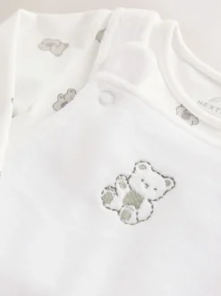 Wit met berenprint - Velours babyset met bretelbroek en rompertje (0-12mnd)