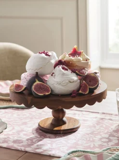 Wood Scalloped Edge Cake Stand