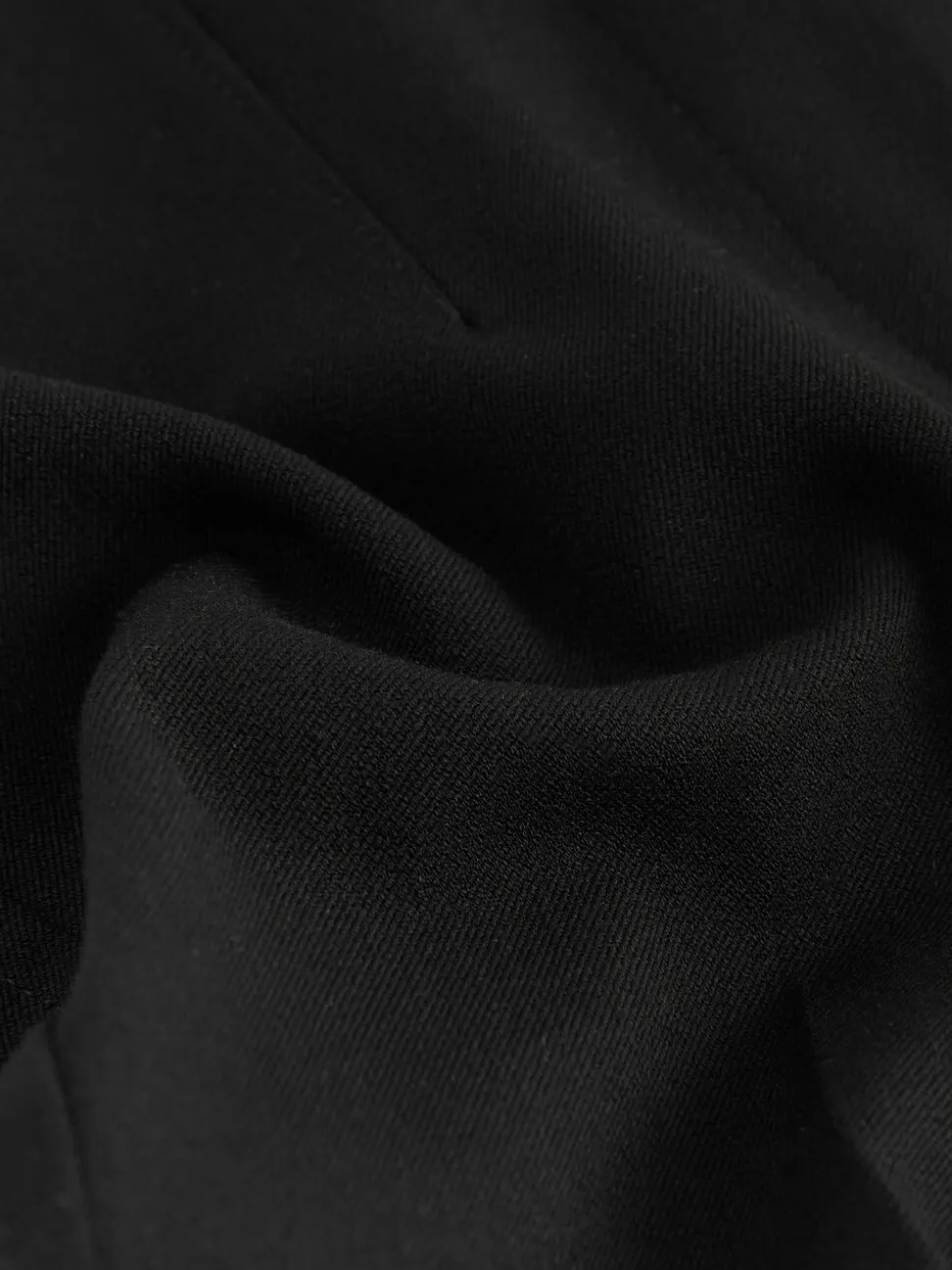 Zwart - Corrigerende broek met grote zakken