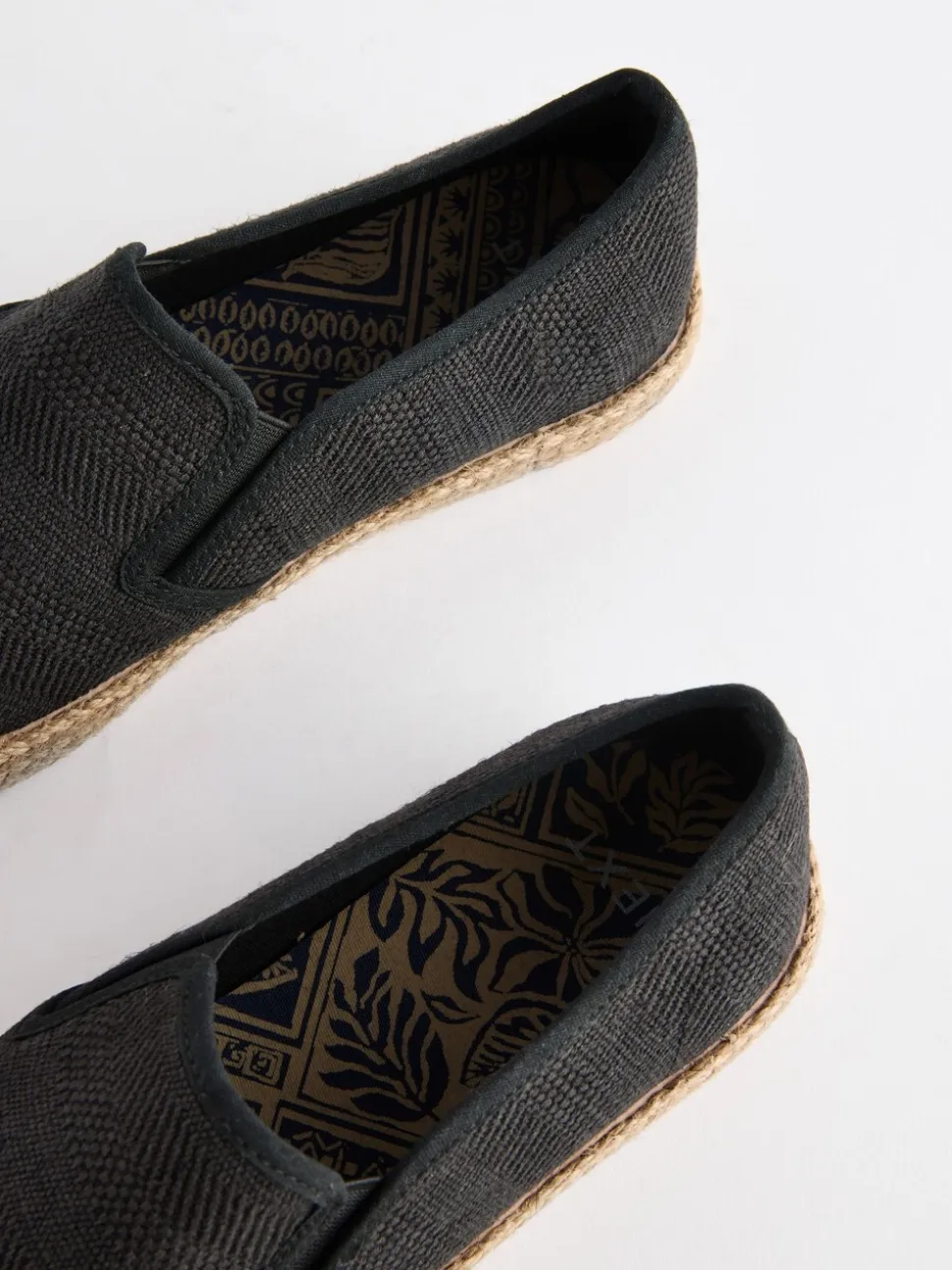 Zwart - Espadrilles met textuur