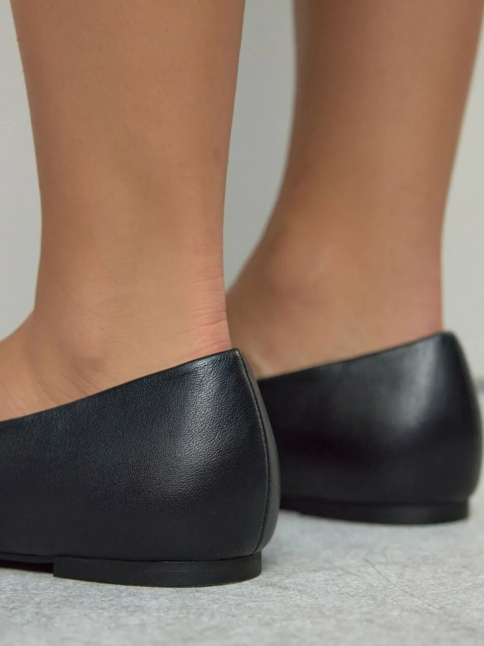 Zwart - Forever Comfort® Leather Square Toe Ballerina Flats