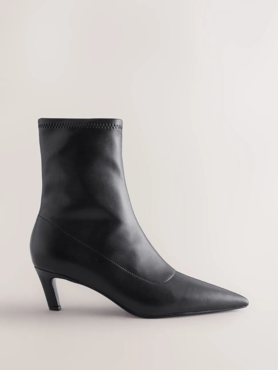 Zwart - Forever Comfort® Pointed Toe Sock Boots