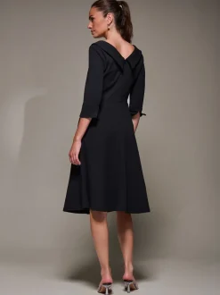 Zwart - Jolie Moi Buttoned Fold Collar Midi Dress