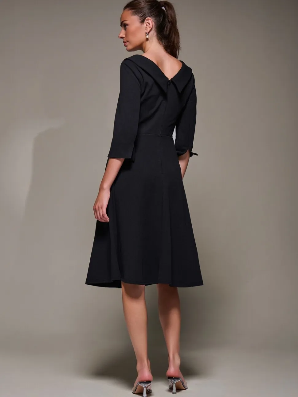 Zwart - Jolie Moi Buttoned Fold Collar Midi Dress