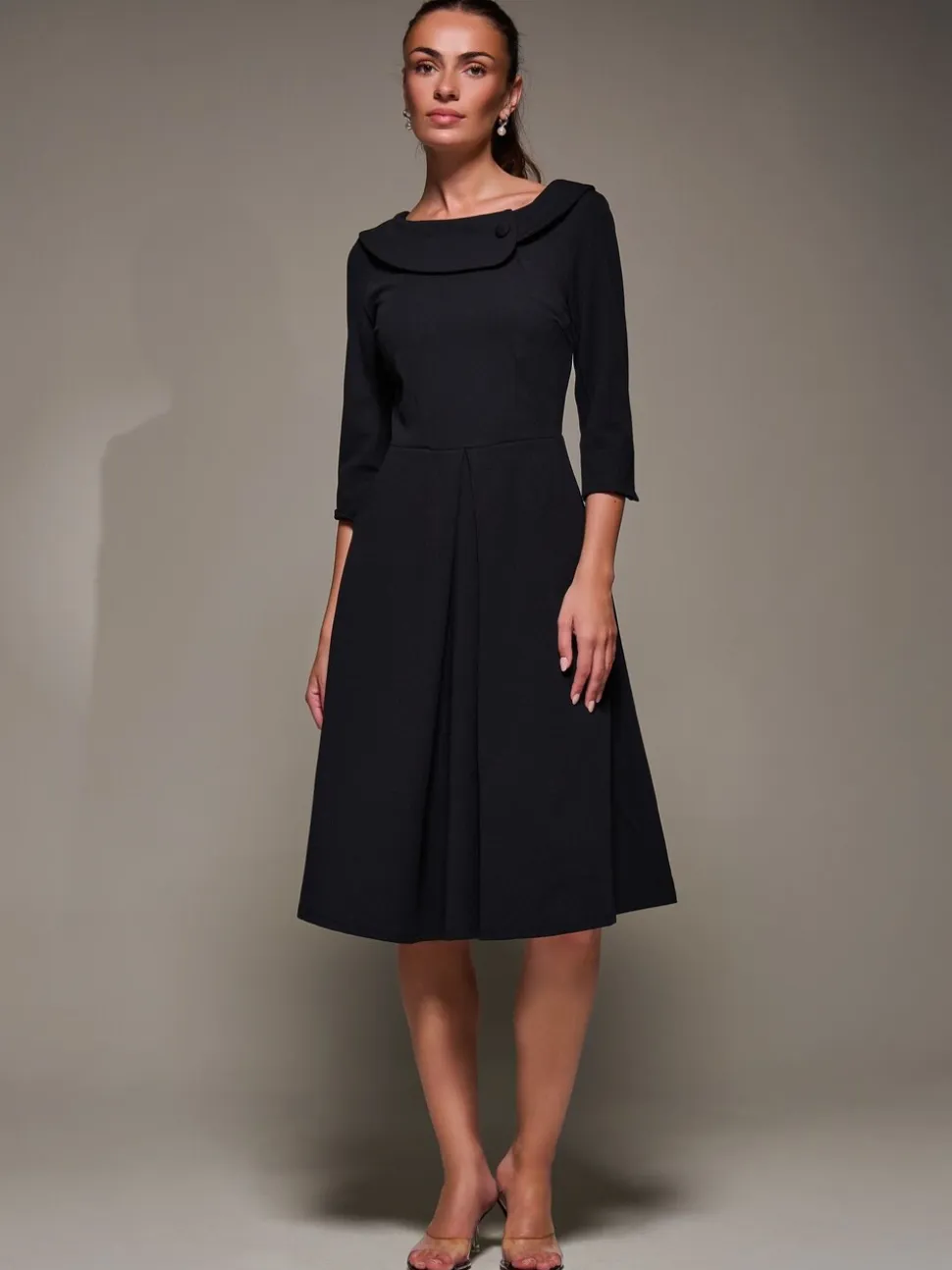 Zwart - Jolie Moi Buttoned Fold Collar Midi Dress