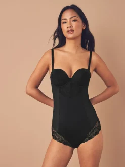 Zwart - Kanten body met cups en sterke buikcorrectie