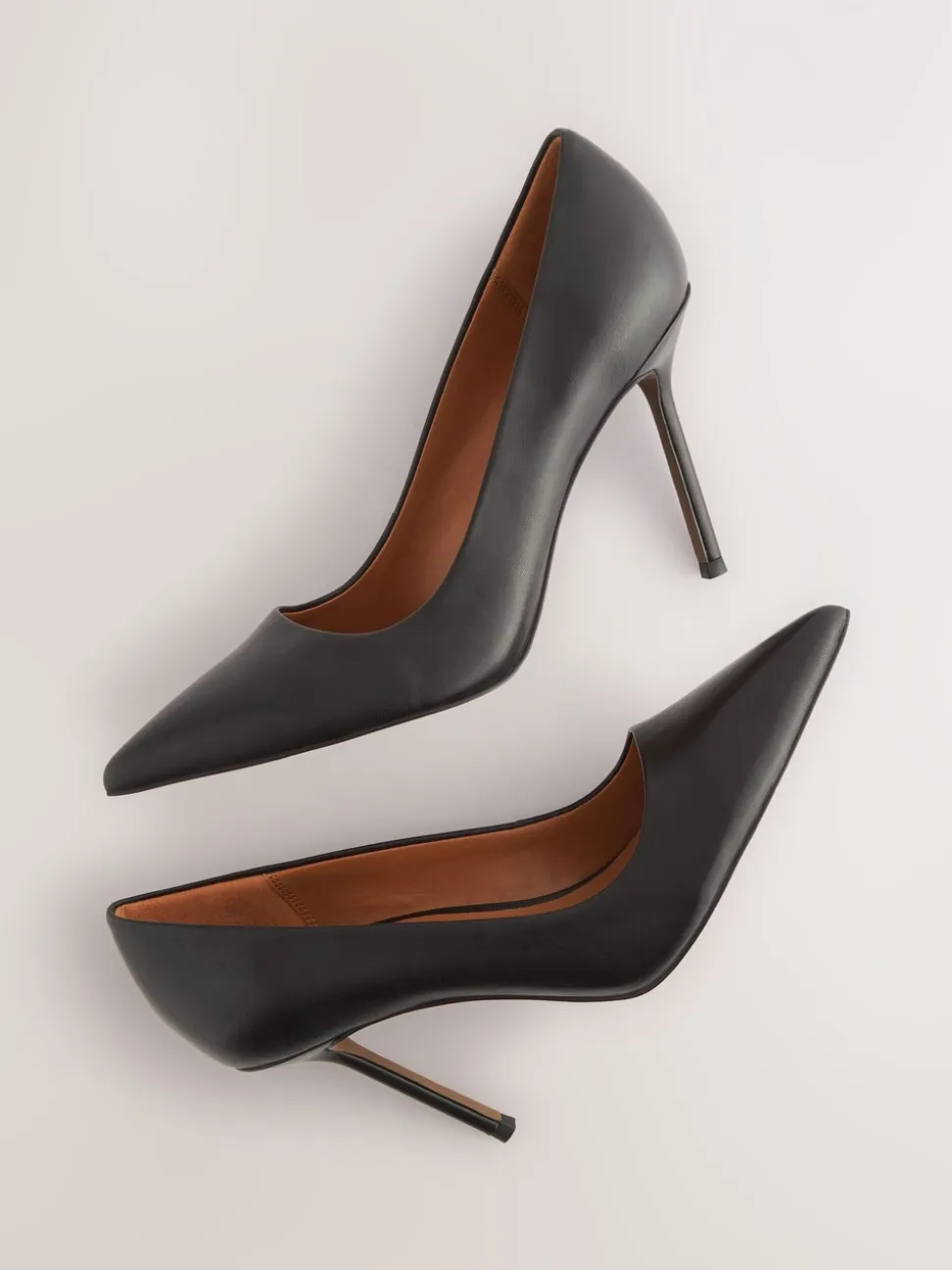 Zwart - Leren spitse pumps