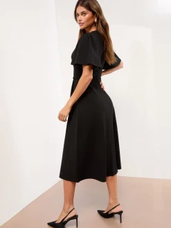 Zwart - Lipsy Crew Neck Short Sleeve Fit and Flare Midi Dress with Gold Trim Belt