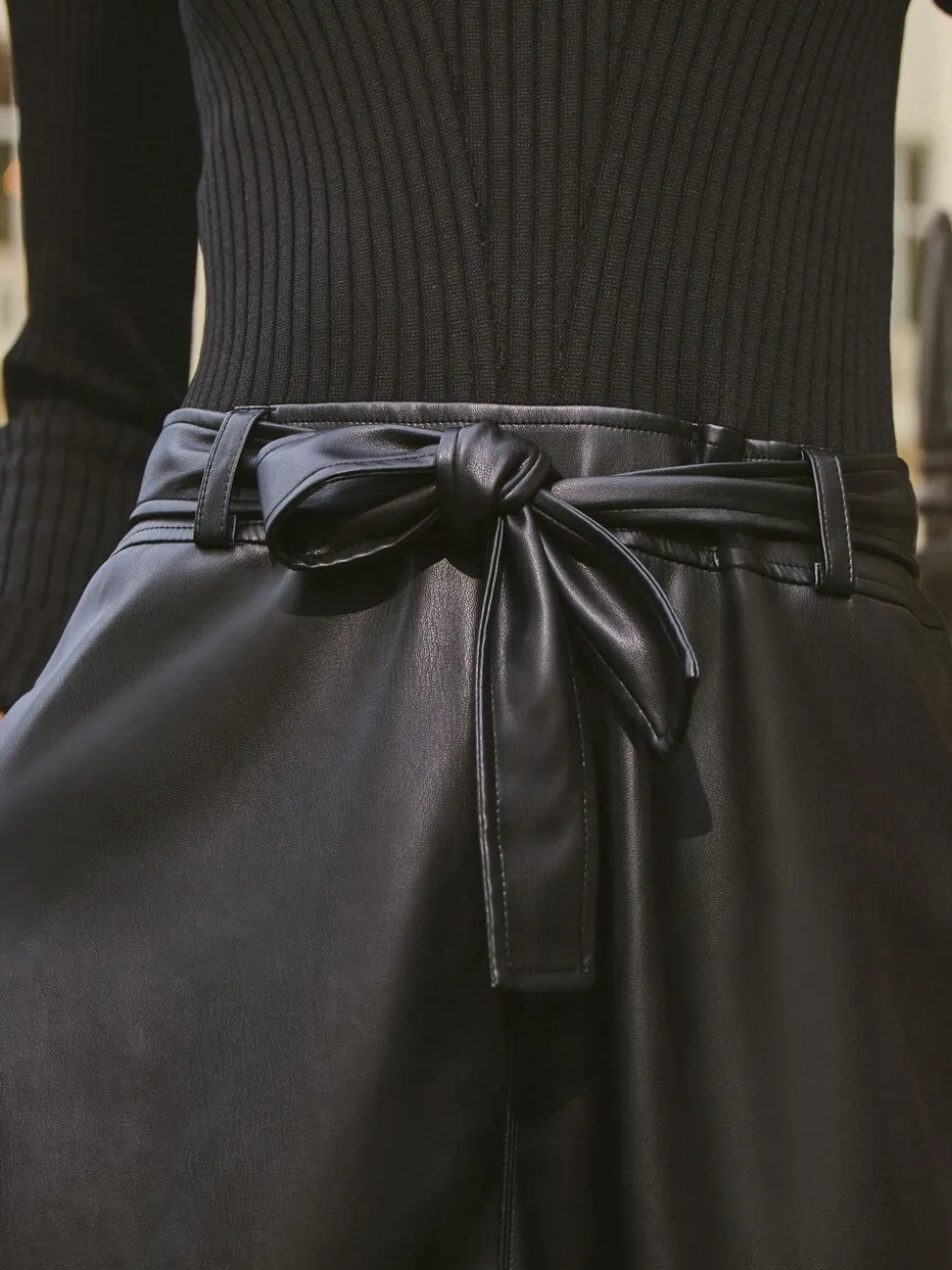Zwart - Midi-jurk met imitatieleren mix en riem