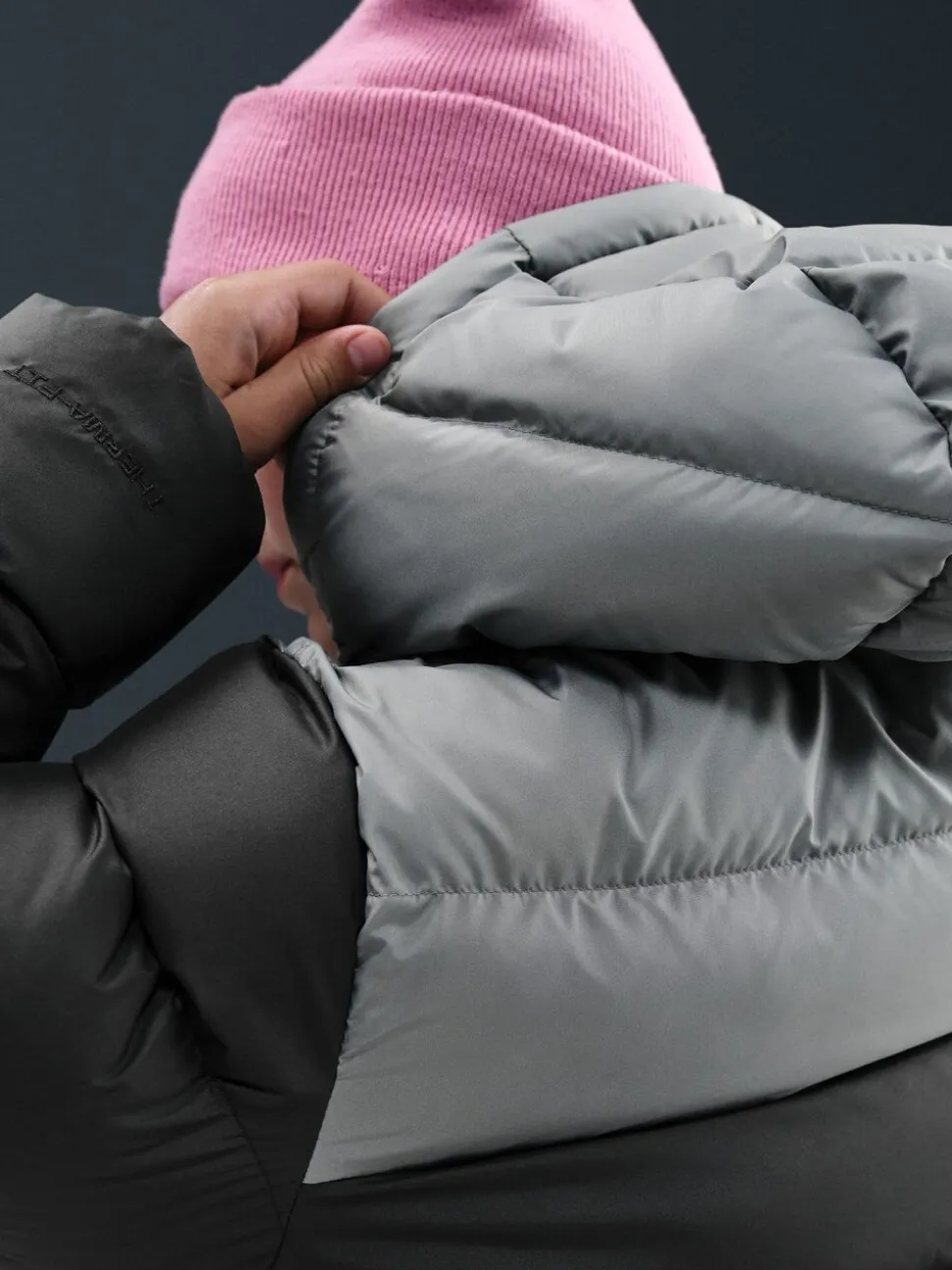 Zwart - Nike - Gewatteerd jack met kleurvlakken