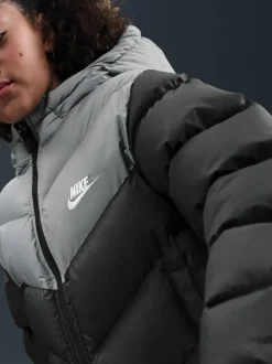 Zwart - Nike - Gewatteerd jack met kleurvlakken