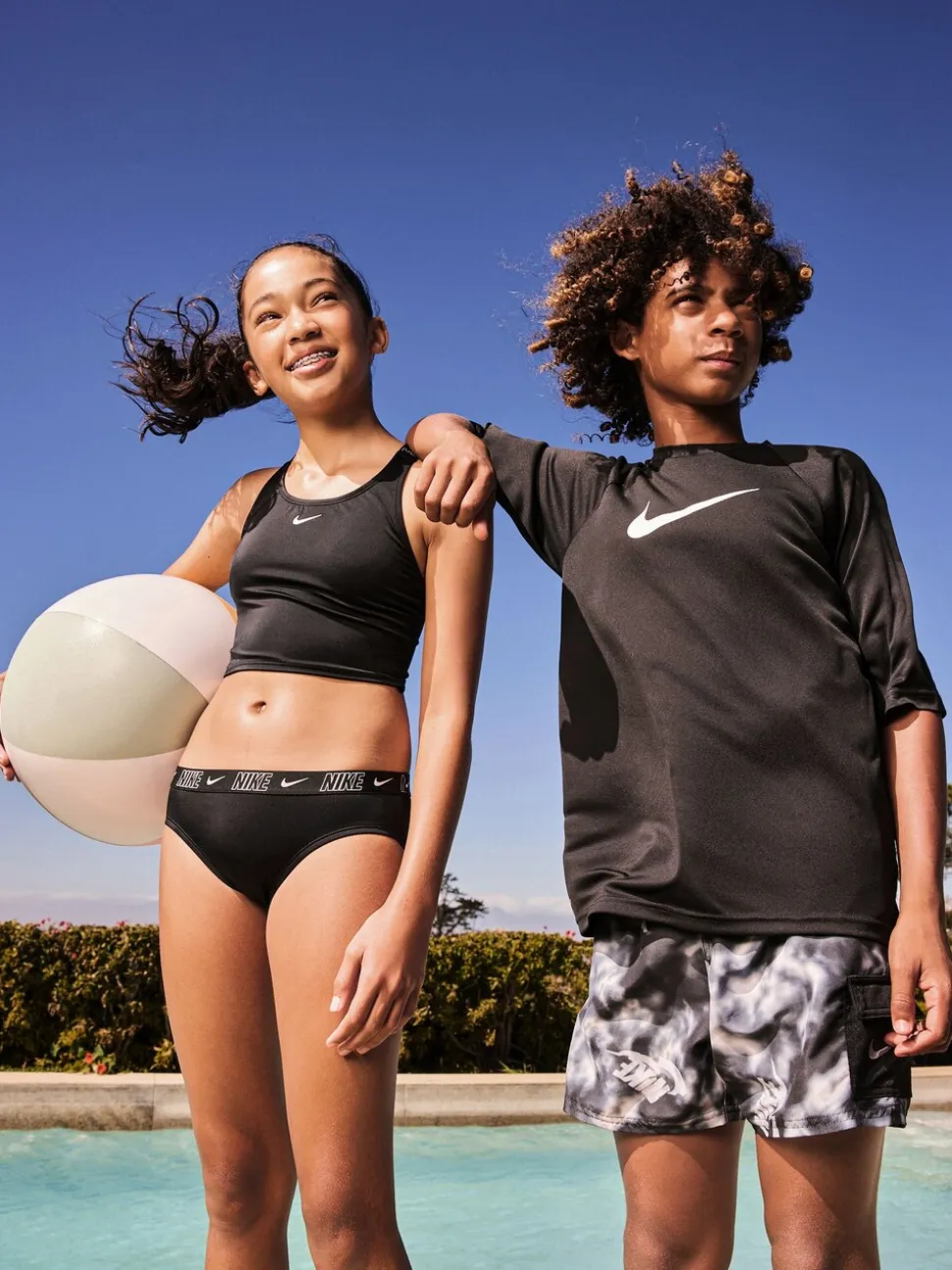 Zwart - Nike bikiniset met gekruiste bandjes en logobies
