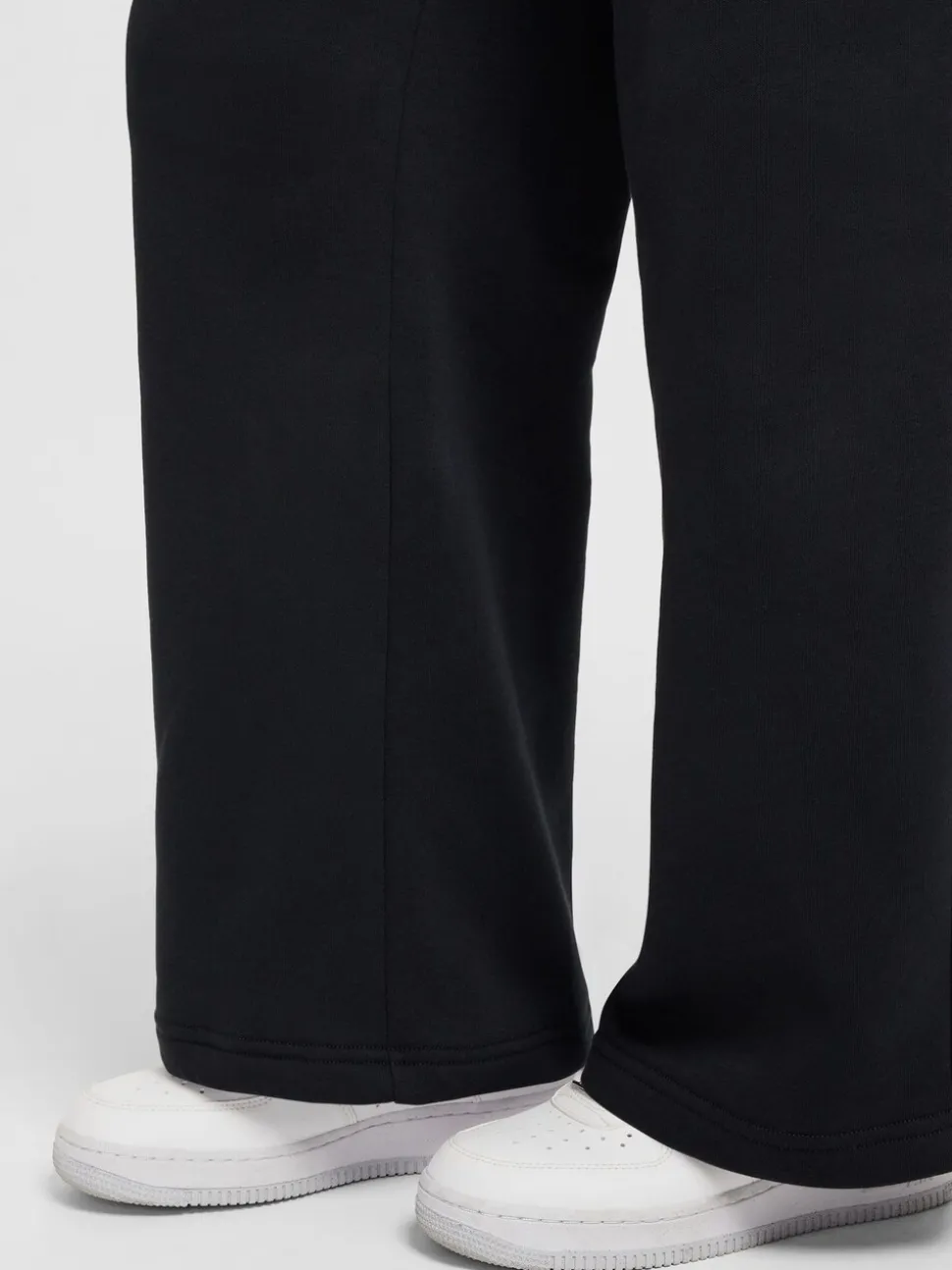 Zwart - Nike Club Fleece joggingbroek met wijde pijpen