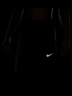 Zwart - Nike Dri-FIT Form trainingsbroek met taps toelopende pijpen